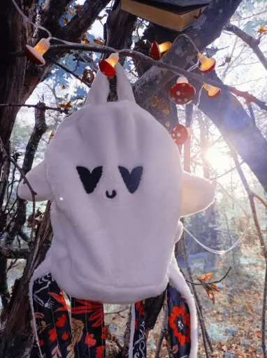 Sac à dos fantôme brodé – Fait main